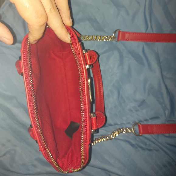 Guess Mini Crossbody - Picture 2 of 4